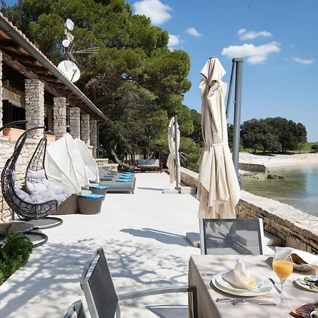 Lovorka By Interhome * Pula